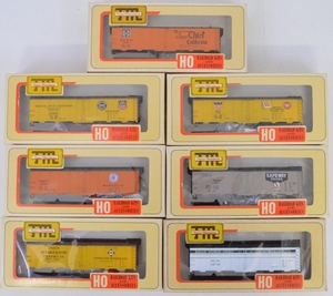 Seven Train Miniature HO scale 40' steel reefer kits MIB