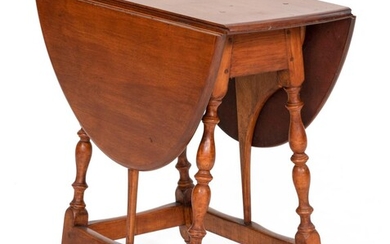 NEW ENGLAND BUTTERFLY DROP-LEAF TABLE 18th Century In...
