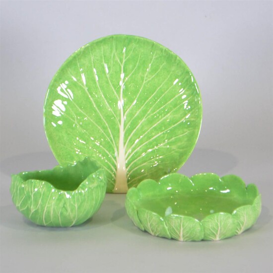 THREE DODIE THAYER LETTUCE WARE CERAMIC TRAYS AND BOWLS