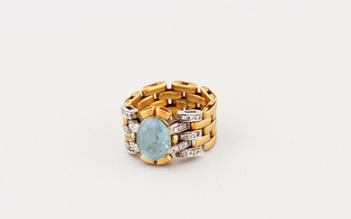 TOPAZ, DIAMOND AND GOLD RING