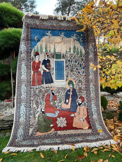 Tabriz Figural like new - Carpet - 240 cm - 142 cm
