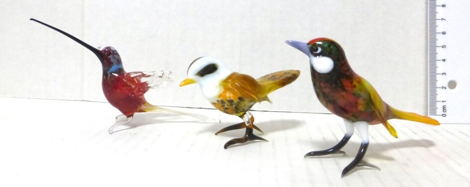 Three murano glass figurines of birds