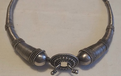Torque necklace - Silver - India - early 20th century