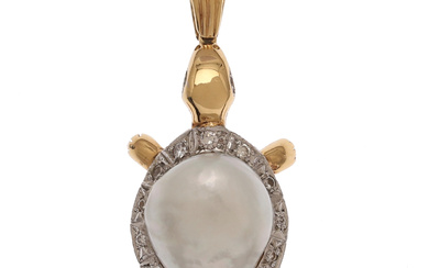 Turtle-shaped diamonds and Australian pearl pendant.
