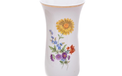 Vase. Meissen | Porzellan, Farb- und Goldstaffage.