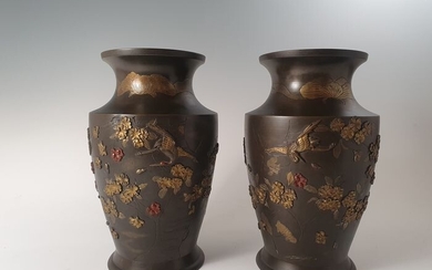 Vases (2) - Bronze, inlaid with metal - Japan - Meiji period (1868-1912)