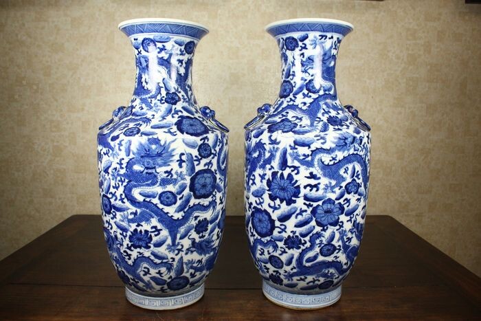 Vases - Porcelain - Two blue and white porcelain dragon vases - China - late 20th Century/Modern