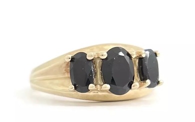 Vintage 3-Stone Oval Black Sapphire Statement Ring 10K Yellow Gold, 3.36 Gram