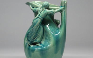 Zsolnay Lajos Mack (1876-1963) - Carafe - Vase with two harvest women - Porcelain
