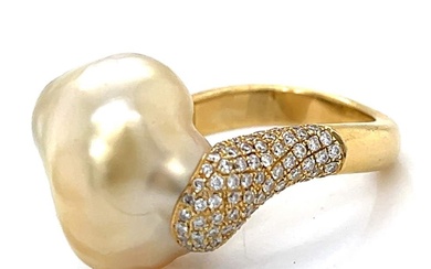 18K Yellow Gold South Sea Pearl & Diamond Ring