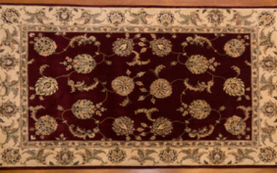 Hand Tufted Persian Design Rug, 5.6 x 8.6