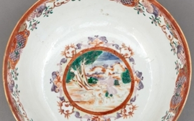 Chinese Export Porcelain Hunt Bowl