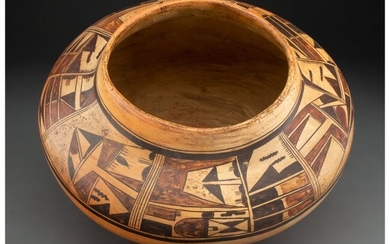 70070: A Hopi Polychrome Jar c. 1920 clay, paint Pro