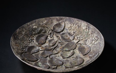 7TH-10TH CENTURY TANG DYNASTY STERLING SILVER FLOWER PATTERN PLATE