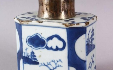 A CHINESE BLUE & WHITE PORCELAIN CADDY WITH A WHITE