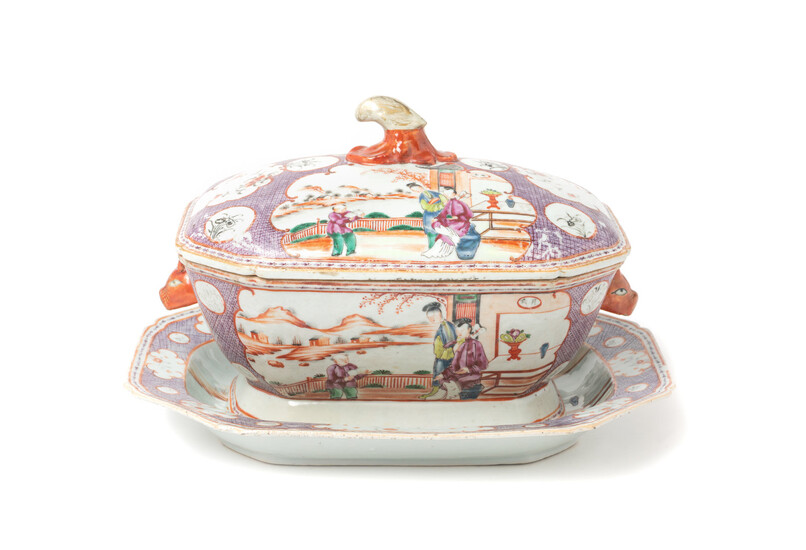 A Chinese Export Porcelain Tureen and Platter