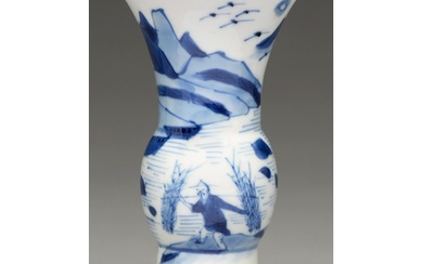 A Chinese blue and white beaker vase, 19th c, painted with a...