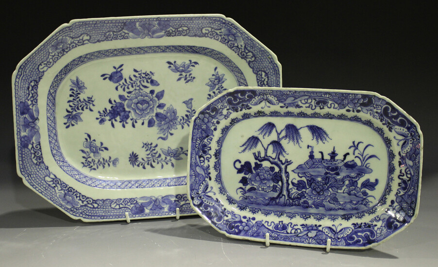 A Chinese blue and white export porcelain meat plate, Qianlong period, painted with flowers, length
