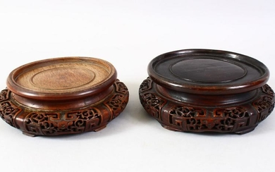 A GOOD PAIR OF 19TH CENTURY CHINESE CARVED HARDWOOD