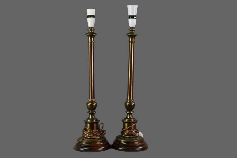 A PAIR OF BRASS CANDLESTICK TABLE LAMPS