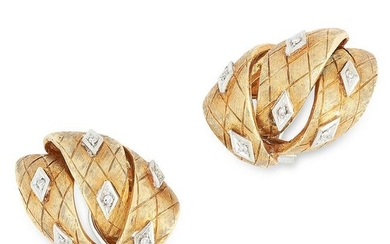 A PAIR OF VINTAGE DIAMOND CLIP EARRINGS in yellow gold