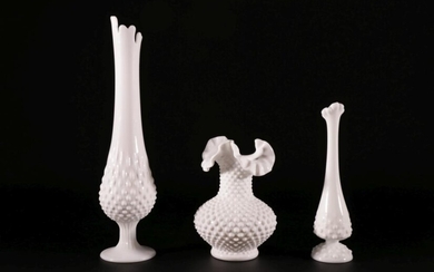 A Set of 3 Fenton Style Glass Vases (H 30cm 25cm, 20cm)