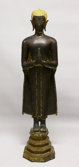 A VERY FINE AND LARGE 18TH CENTURY THAI BRONZE FIGURE