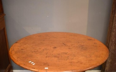 A VICTORIAN CEDAR CIRCULAR BREAKFAST TABLE (A/F) (75H X 103D CM)