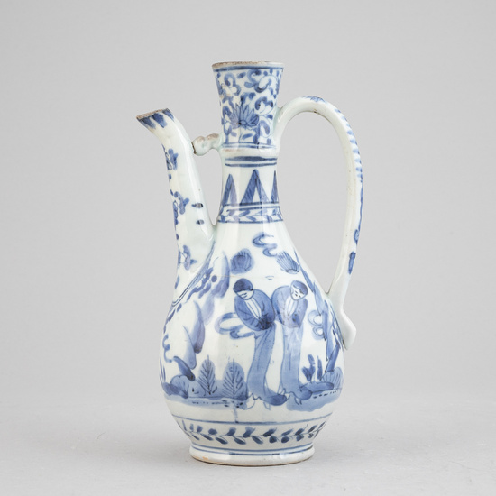 A blue and white porcelain ewer, Transition.