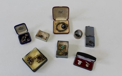 A collection of antique and vintage jewellery to include a...