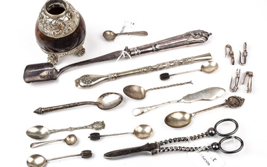 A collection of silver and plated items including six silver tea or coffee spoons.