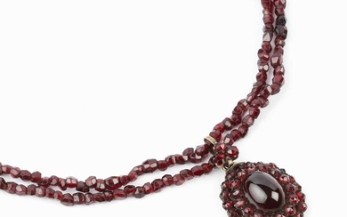 A garnet cluster pendant necklace
