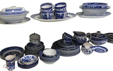 A large quantity of blue and white Willow pattern ceramics,...