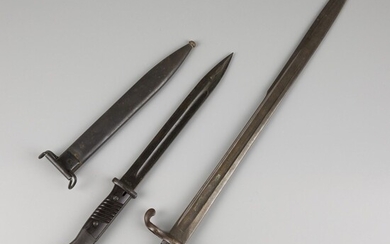 A lot comprised of (2) various German WOII bayonets, 1st half 20th century.