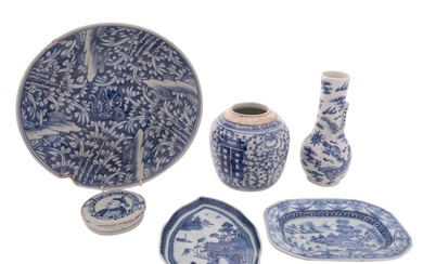 A mixed lot of Chinese blue and white porcelain, Qing dynast...