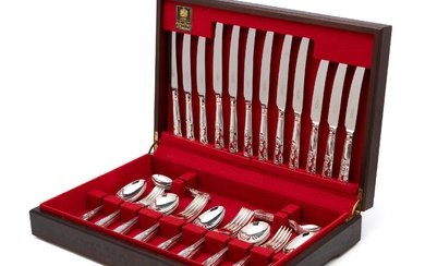 A quality English Kings pattern 42pc Arthur Price silverplate cutlery, the 6 place settings housed in the original fitted timber canteen, Cutlers & Silversmiths by appointment to H.M. Queen Elizabeth II, Box W: 46cm x...
