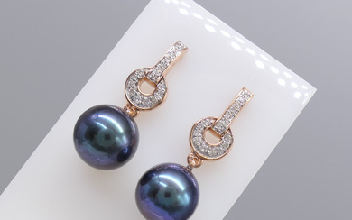 BLACK PEARL & DIAMOND earrings.