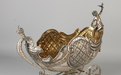 Beautiful silver victory-carriage, 800/000, lavishly