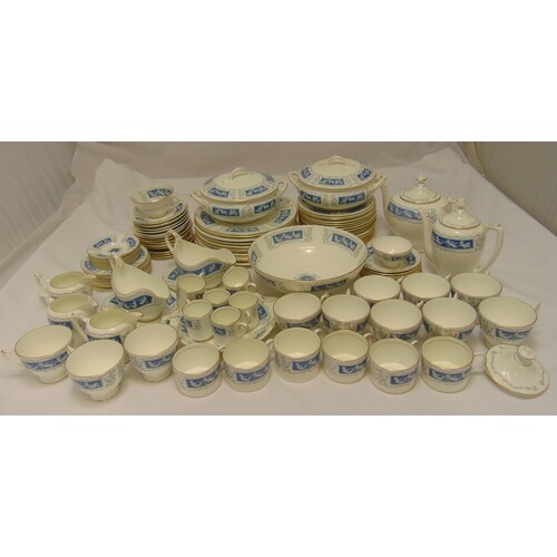 Coalport Revelry dinner and tea service to include plates, b...