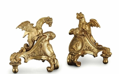 Coppia di alari Luigi XV in bronzo cesellato e dorato