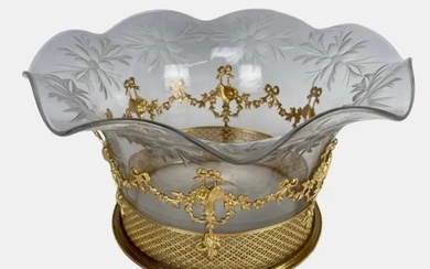 DORE BRONZE AND ETCHED BACCARAT GLASS CENTREPIECE