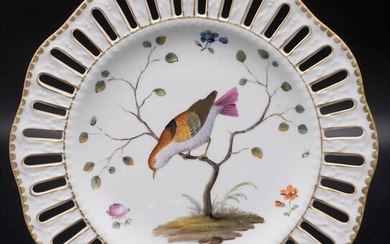 Durchbruchteller mit Vogelmalerei / A reticulated plate with bird painting, Meissen, wohl 18. Jh.