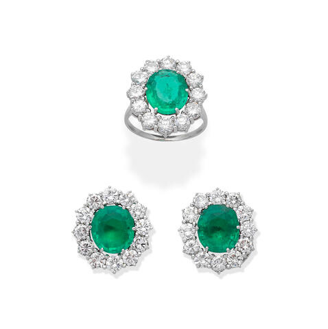 EMERALD AND DIAMOND CLUSTER RING AND EARRING SUITE