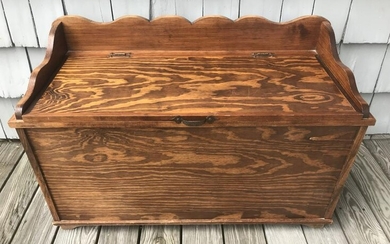 Early American Style Carved Gallery Storage Bench