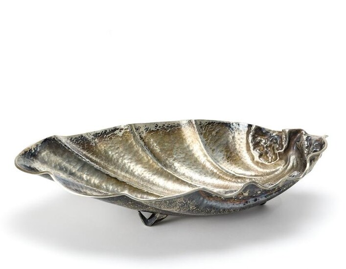 Finzi Embossed silver centerpiece in the shape of a