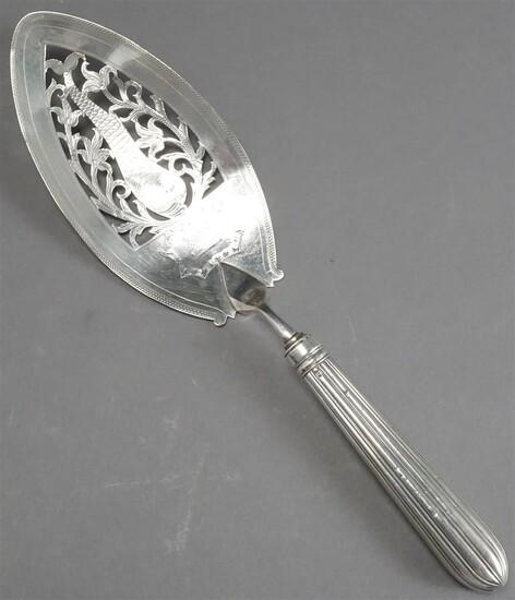 George III Silver Fish Slice with Weighted Silver Handle, Robert Hennell I, London, Circa 1792, 3.7 gross oz, L: 11-1/8 in