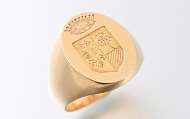 Knight's signet ring in yellow gold 750 thousandths...