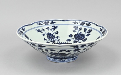 Large Chinese bowl Ø 28 cm.
