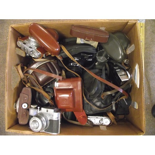 Large amount of Retro Cameras and their cases, alloy chassis...