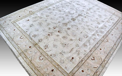 Large light Ziegler rug - 9 x 8 - perfect condition